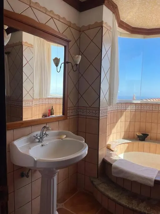 Maravilla Villa With Sea Views Los Menores